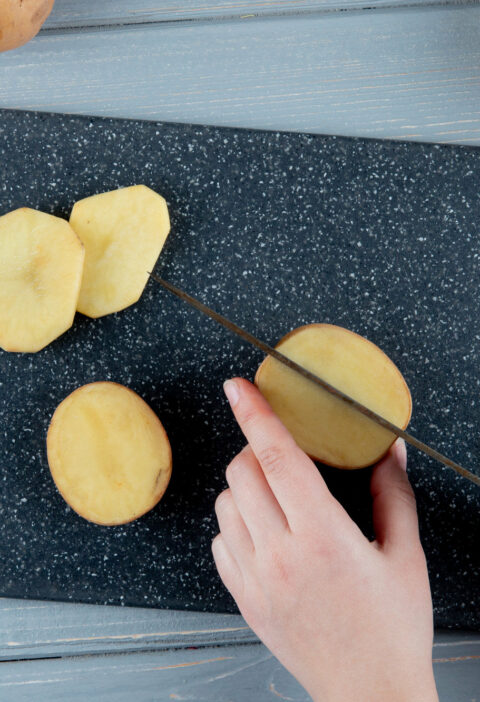 Comment Eviter que les Pommes de Terre ne Noircissent après la Coupe | Astuces Cuisine Efficaces