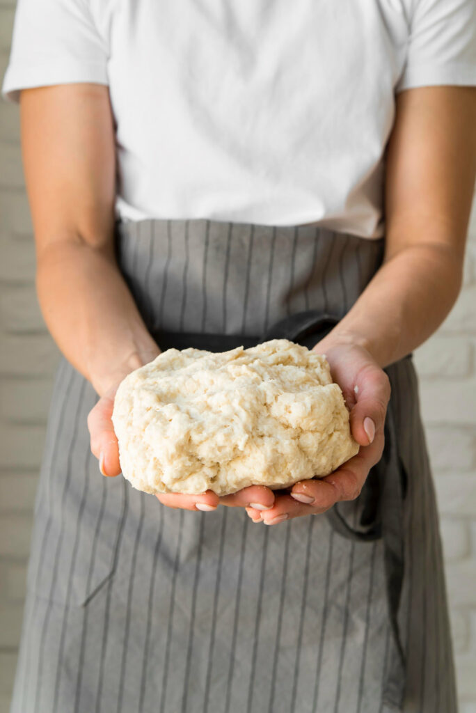 Découvrez pourquoi votre pain fait maison ne monte pas et explorez des solutions efficaces pour garantir un pain bien levé à chaque cuisson.