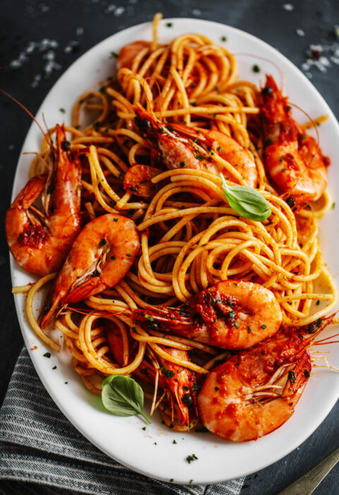 Spaghettis aux Crevettes et Sauce Tomate: Un Classique Italien